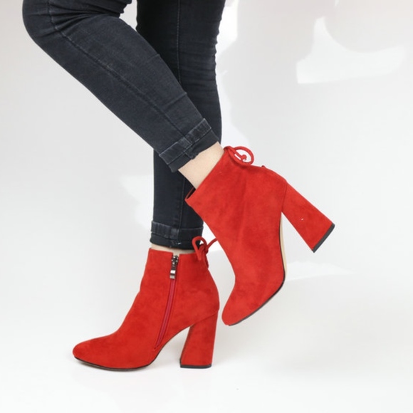 "Vixen of the Night" (Red) - Picture 2 of 7